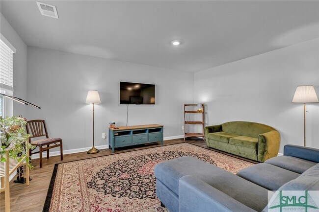 Foto del edificio - 216 Skylark Rd