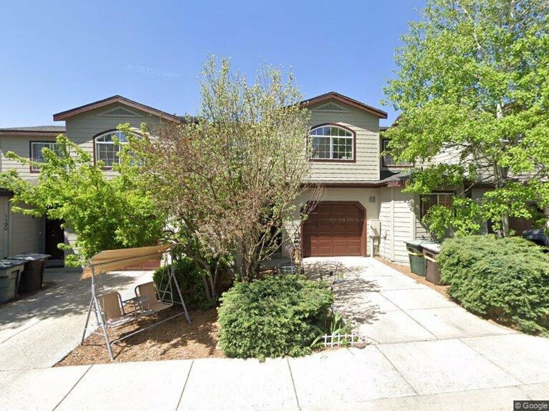 Building Photo - COMING SOON! 3 Bed/2 Bath Condo on Switzer...