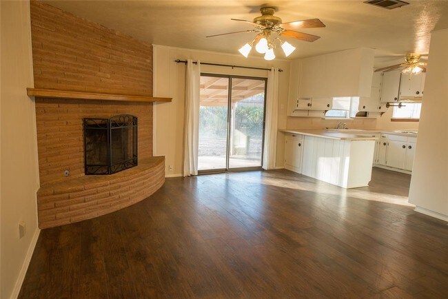 Building Photo - 500 Canyon Ridge Dr