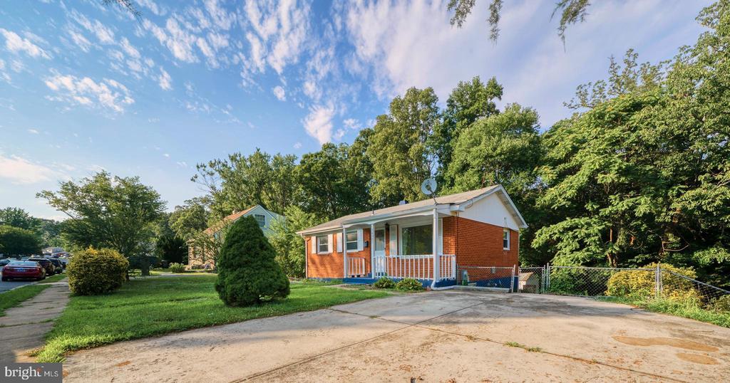 Foto principal - 14307 Bismark Ave