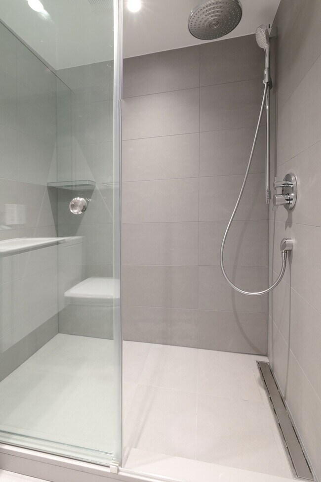 Photo du bâtiment - 3455 Rue Aylmer