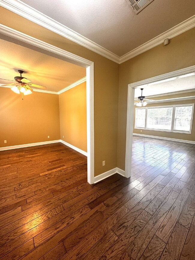 Building Photo - 15 Bluestem Ln