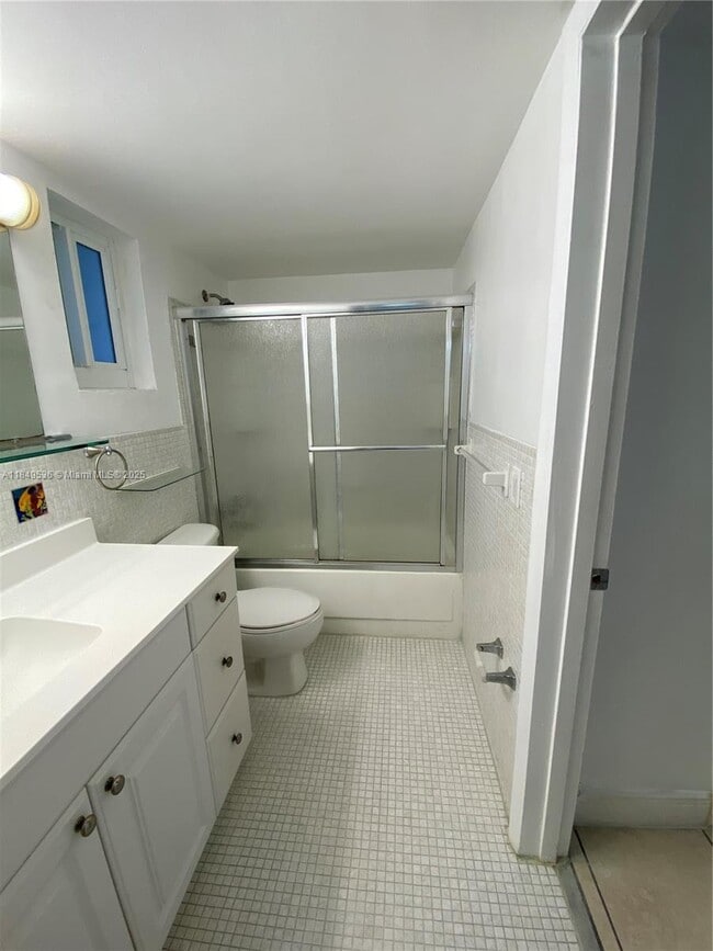 Building Photo - 7505 SW 82nd St