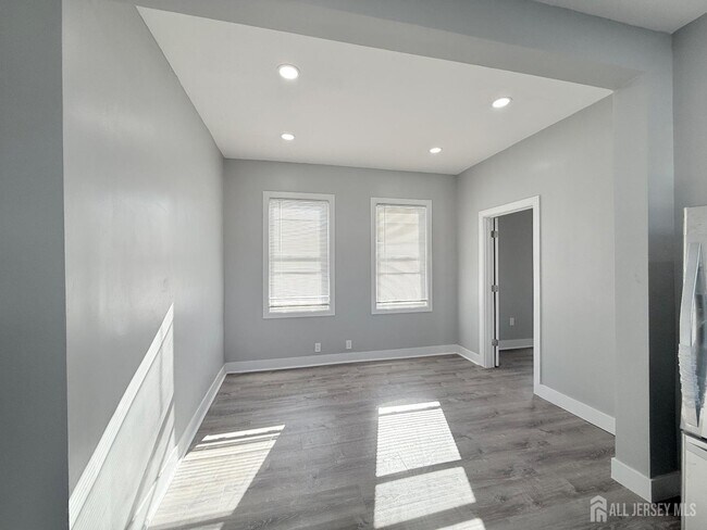 Foto del edificio - 46 Hayward Ave