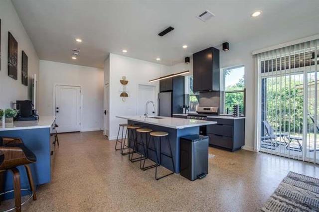 Building Photo - 10803 Mandalay Dr