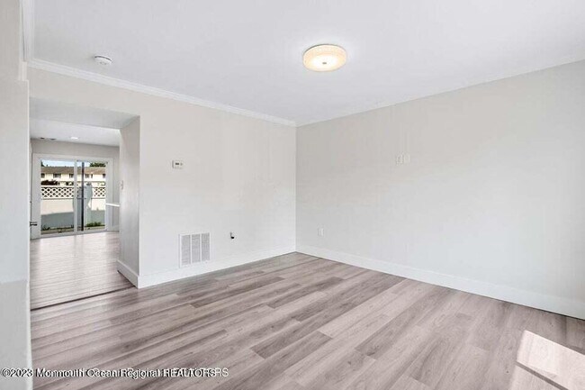 Building Photo - 19 Creek Rd