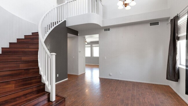 Foto del edificio - Charming 2 story 4BR, 2LR, and a Dent  Hou...