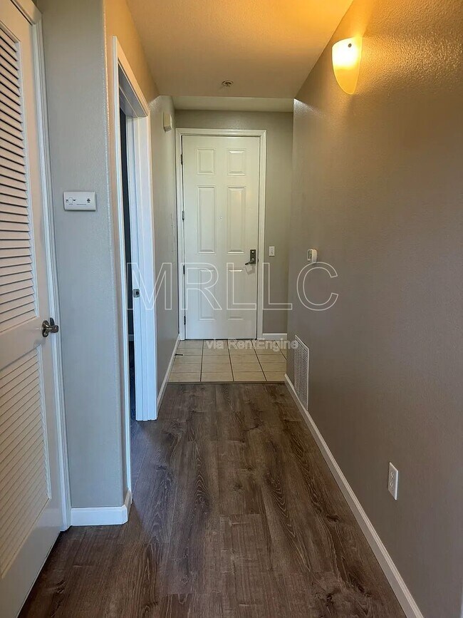 Foto del edificio - 965 Doubles Dr