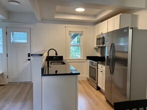 Building Photo - 807 McKinley Ave