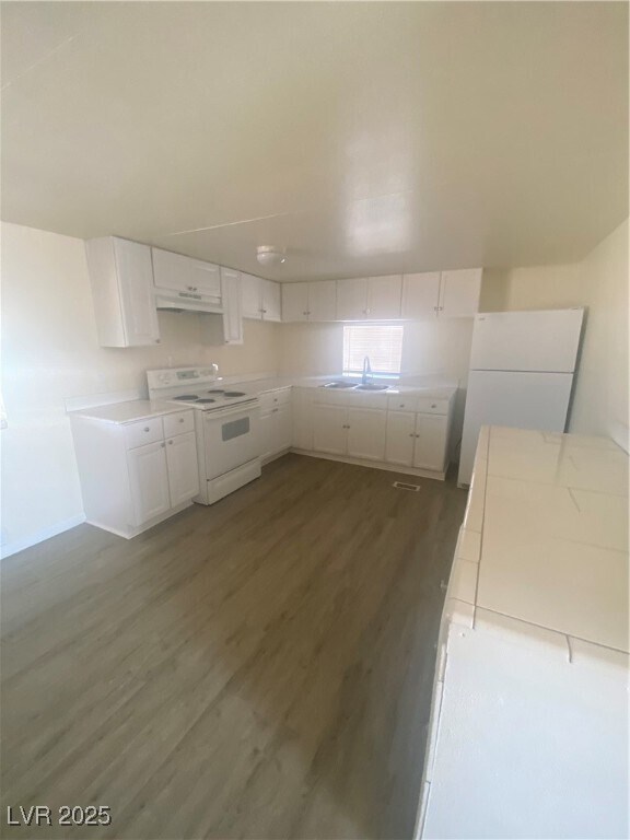 Foto del edificio - 2420 E Lewis St