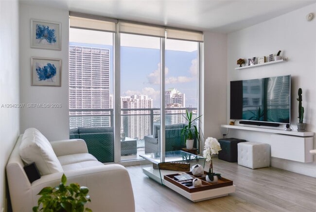 Foto del edificio - 950 Brickell Bay Dr