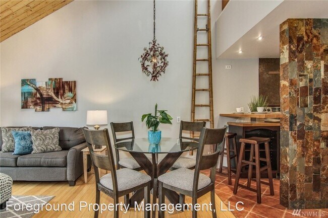 Building Photo - 2933 76th Ave SE