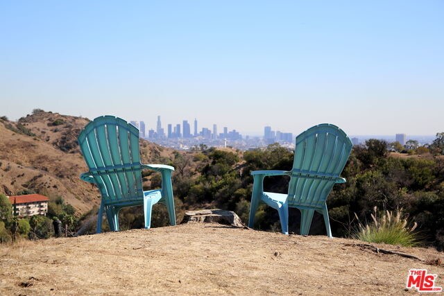 Foto del edificio - 6800 Mulholland Dr