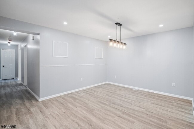 Building Photo - 68 Marrow St