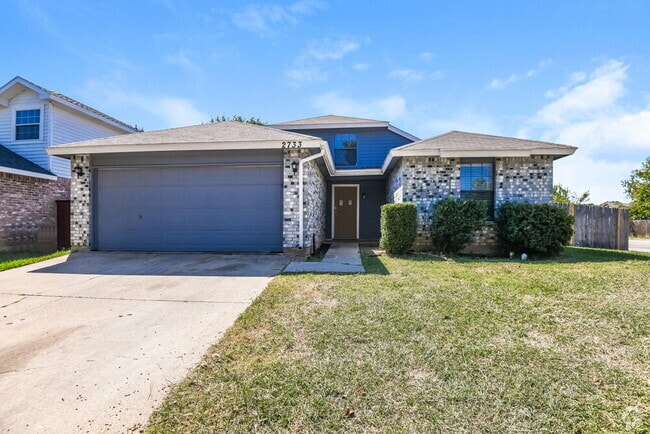 Building Photo - 2733 Forest Creek Dr