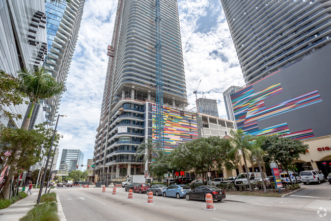 Building Photo - SLS LUX Brickell