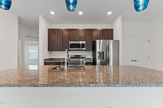 Foto del edificio - 1037 Canfield Cir
