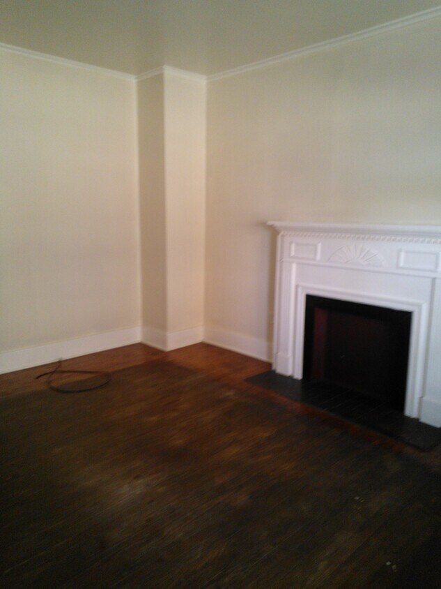 Building Photo - 203 3rd Ave