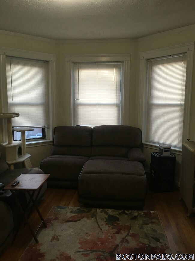 Building Photo - 17-19-19 Washington St S