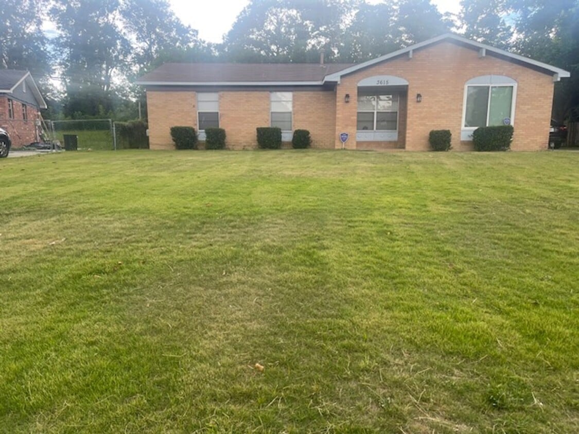 Primary Photo - 3519 Goldfinch Drive