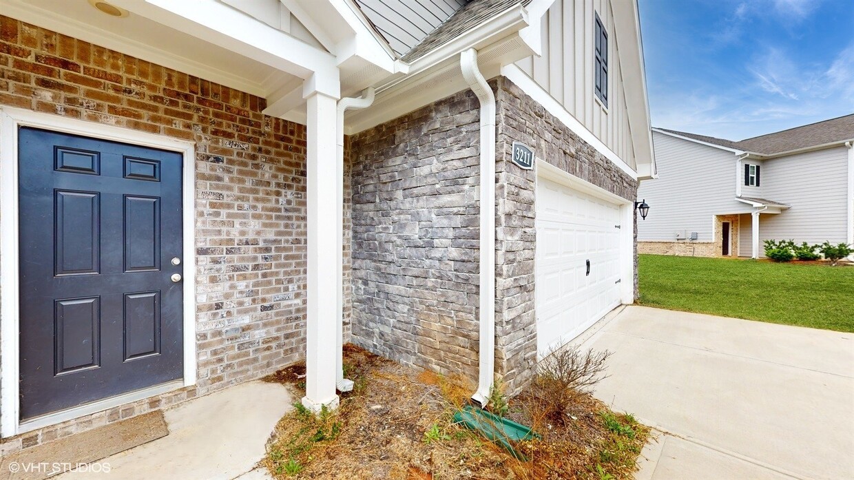 Primary Photo - 3302 Bridgewood Dr