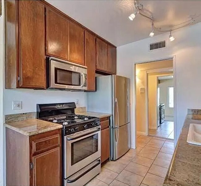 Building Photo - 4524 Tujunga Ave