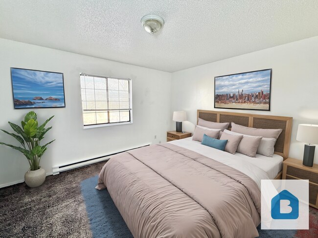 Building Photo - 43 Royal Crest Dr