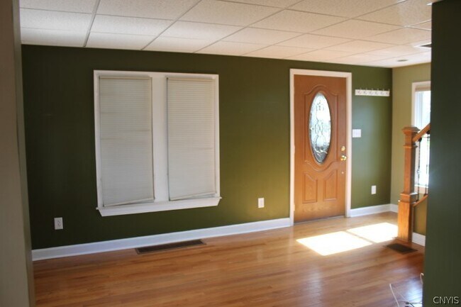 Foto del edificio - 375 Pawling St