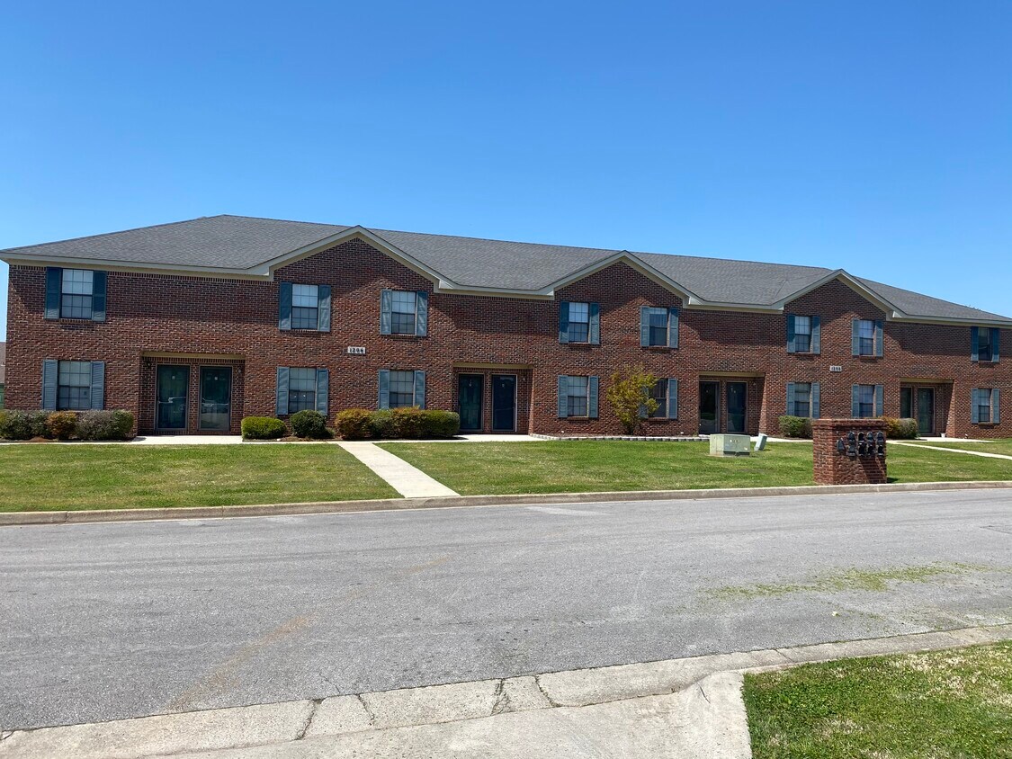 Primary Photo - 1208 Goldridge Dr SW