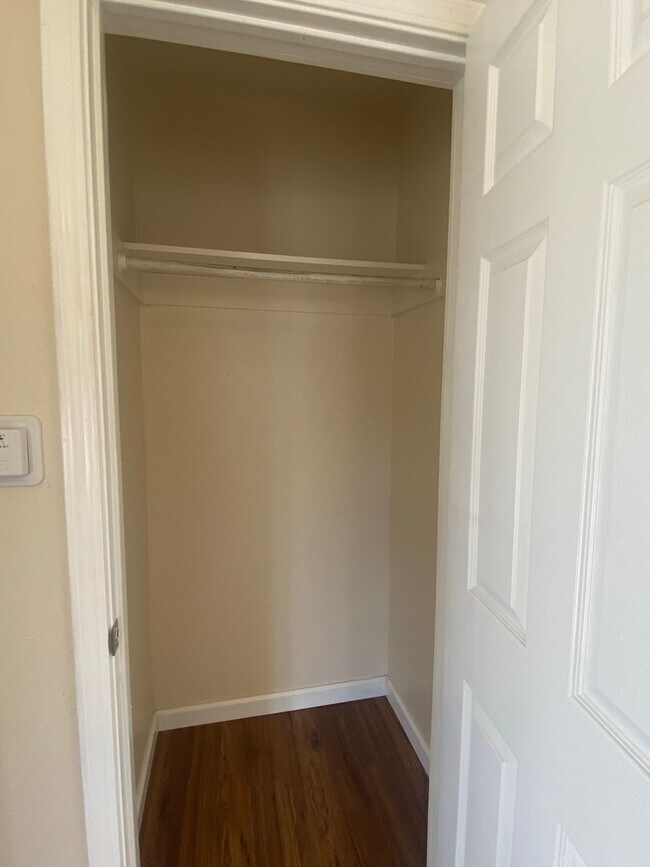 Foto del edificio - One Bedroom Unit Available in San Leandro!