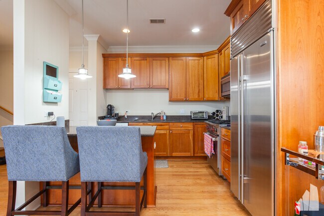 Building Photo - 2757 N Lincoln Ave