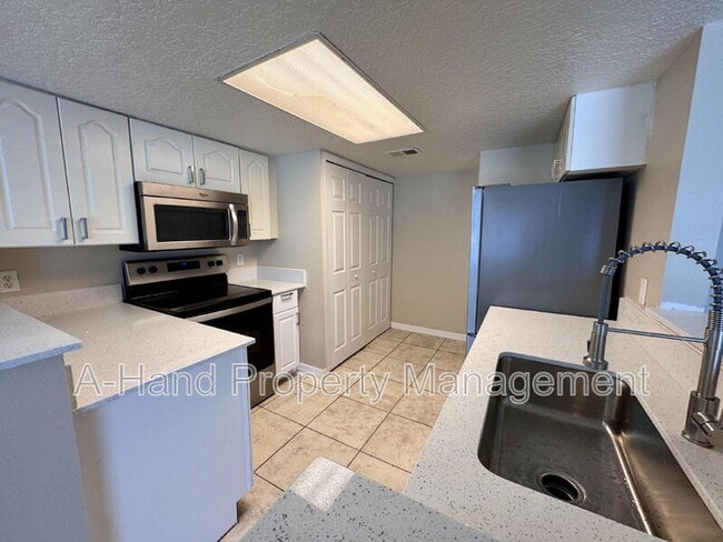 Building Photo - 824 Washington Palm Loop