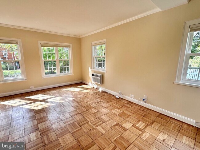 Foto del edificio - 3614 Greenway Pl