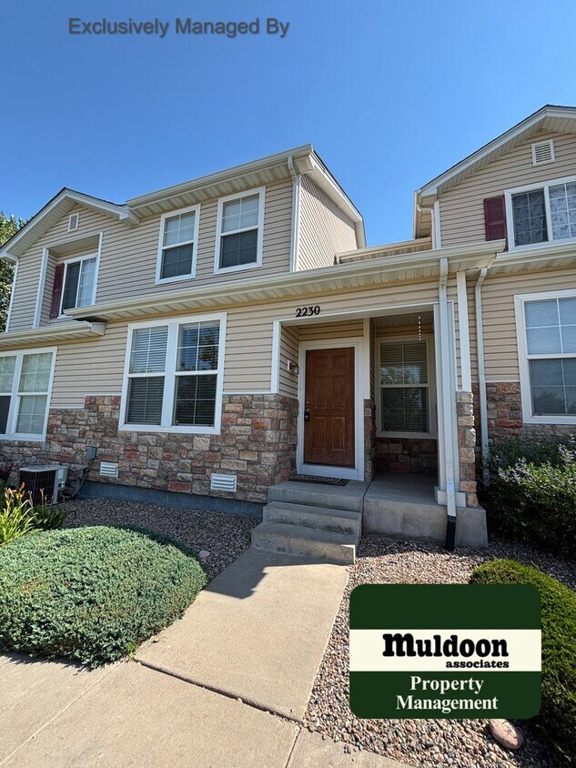 Foto del edificio - Coming Soon! Two bedroom townhome