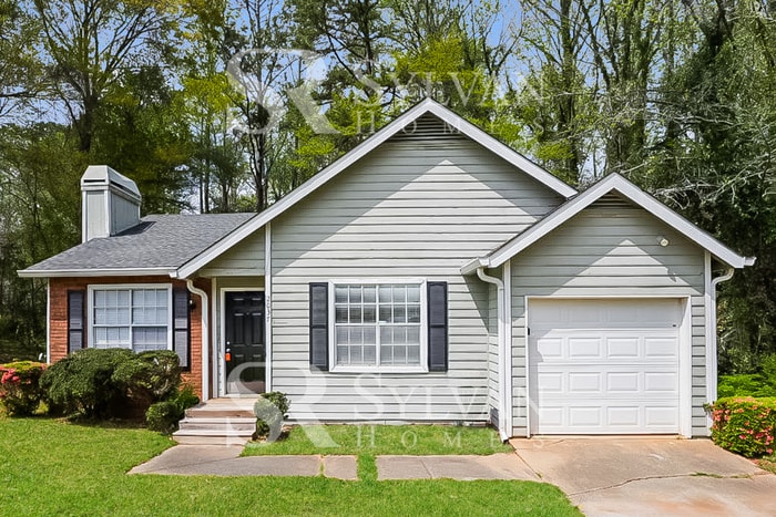 Primary Photo - Lease today! No extra charge for contentme...