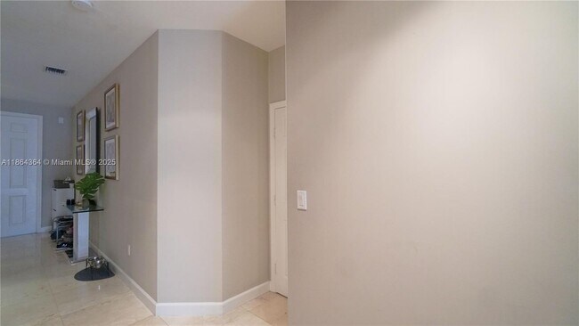 Foto del edificio - 5815 NW 104th Path