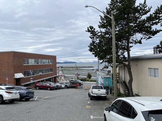 Building Photo - 1081 Martin St