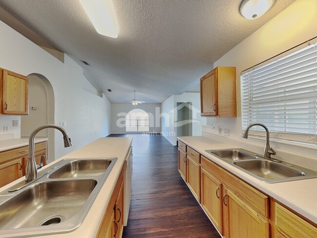 Building Photo - 5528 Cougar Park Ct