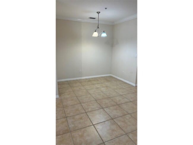 Building Photo - Beautiful 2 Bedroom Condo in Windermere