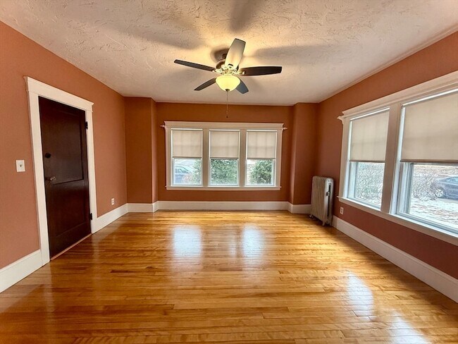 Foto del edificio - 446 Chandler St