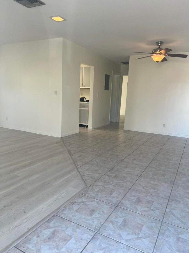 Building Photo - 136 Yacht Club Dr