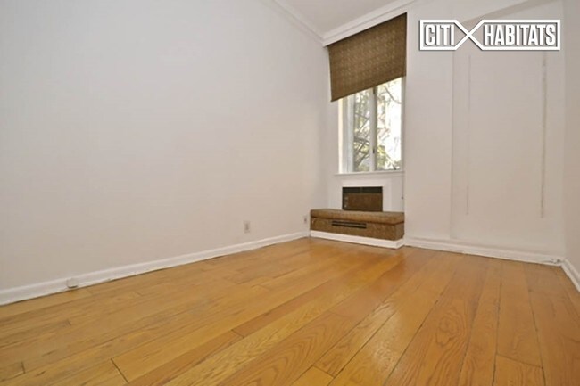 Building Photo - 337 W 29th St