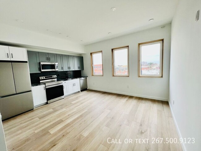 Building Photo - 1308 N Front St
