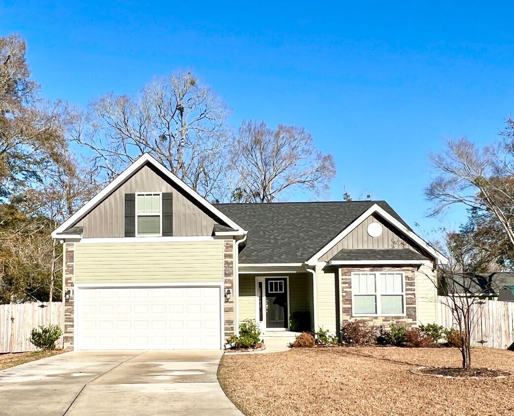 Primary Photo - FENCED Backyard! Beautiful 4 Bedroom, 3 Ba...
