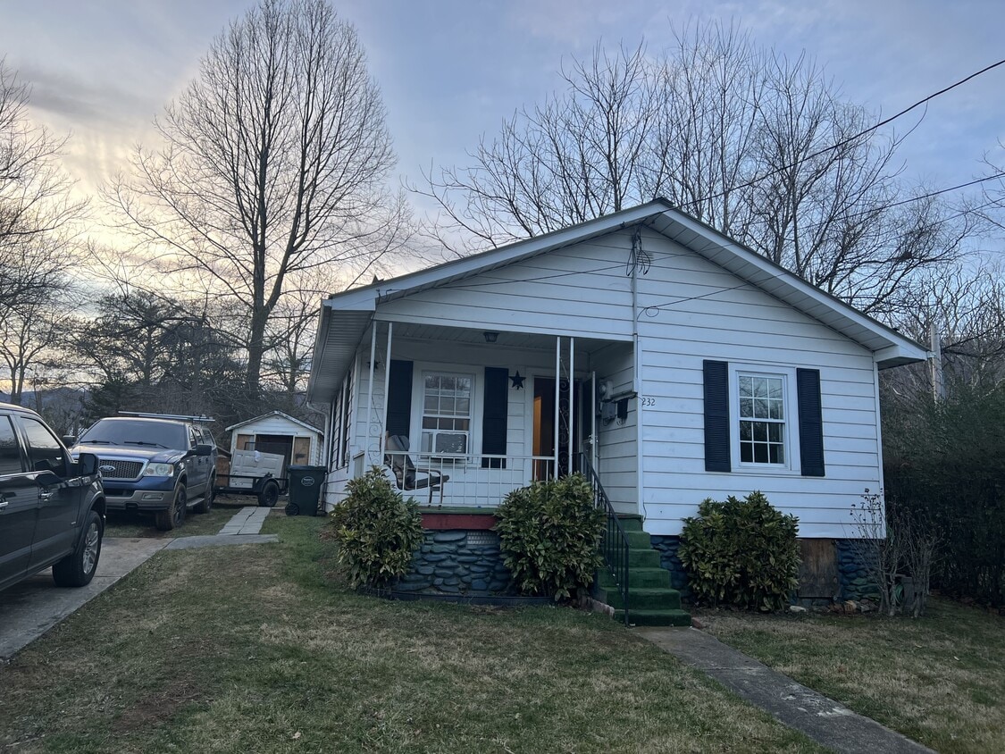 Photo - 232 Meadow St (Waynesville, NC)