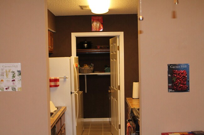 Foto del edificio - 106 E Green Meadows Rd
