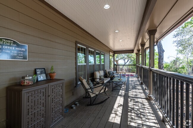 Oficina de arrendamiento - Tramor at Oak Run