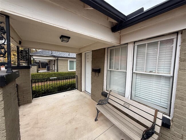 Building Photo - 1203 Military Ct