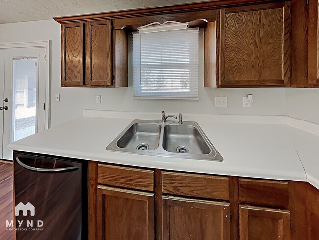 Foto del edificio - 6454 Eastbriar Dr