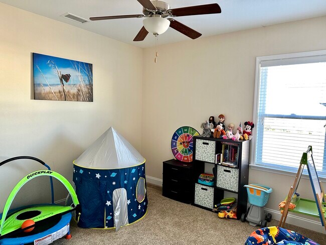 Child bedroom (Bedroom 3) - 3236 Coneflower Dr